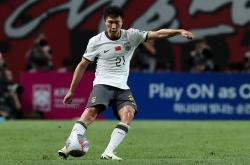 橄榄球赛场再起风云：天山风暴队惊险晋级漠南烈马队，赛场气氛火爆更衣室氛围正向的简单介绍-九博体育