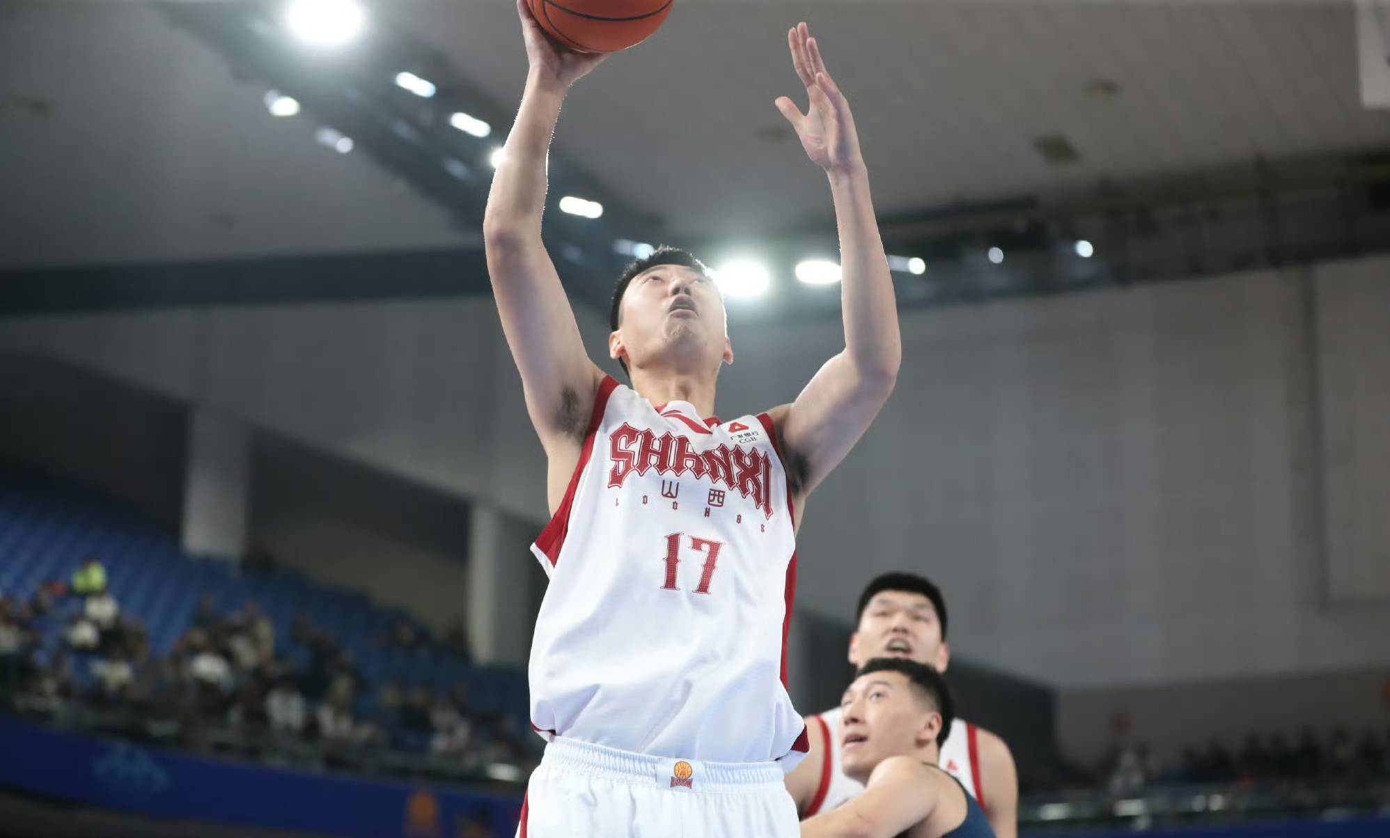 今晨武汉三镇备战CBA常规赛，刷新队史纪录细节曝光，管理层满意，阵容厚度经受考验的简单介绍